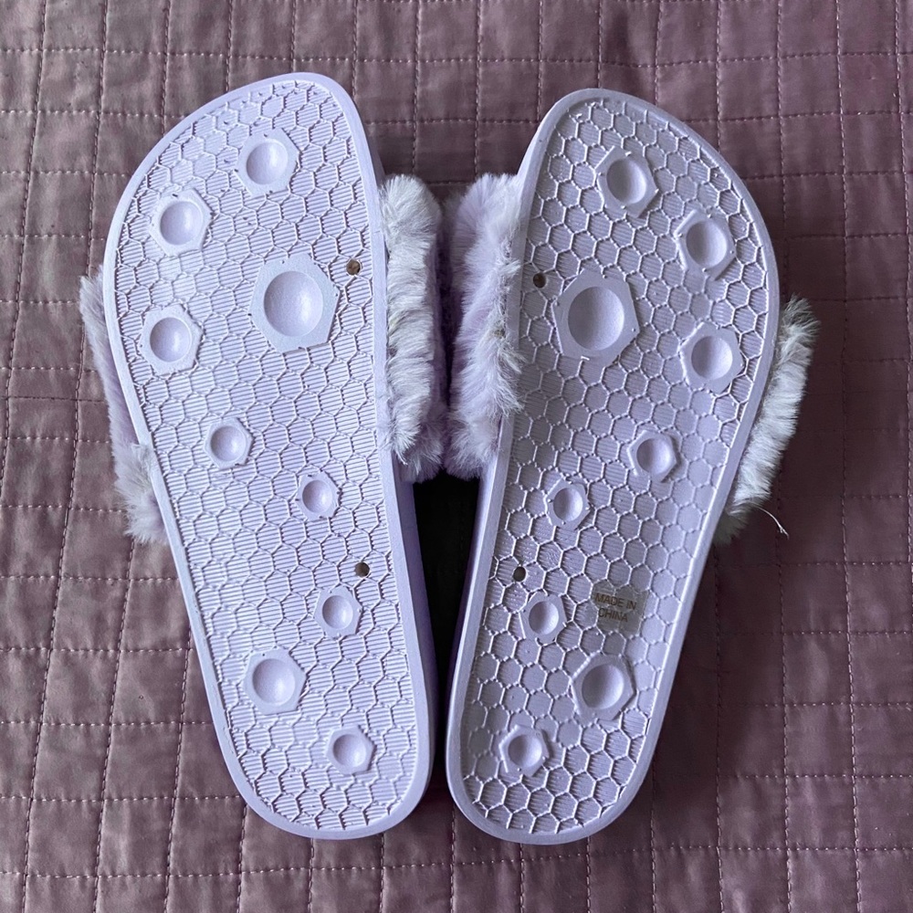 Ariana Grande Lavender Fuzzy Slides